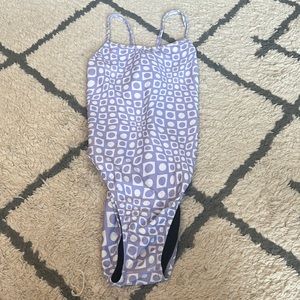 Jolyn size 32